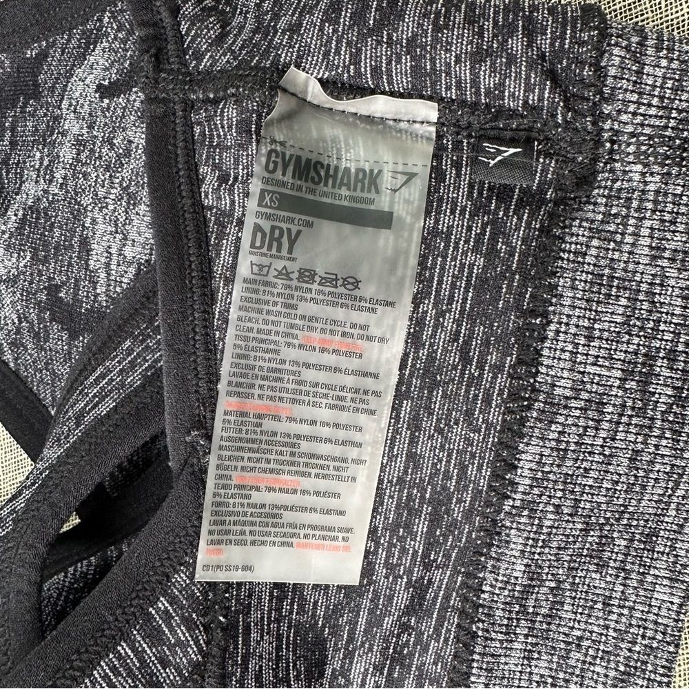 Gymshark Sports Bra Black Camo XS - Picture 4 of 4